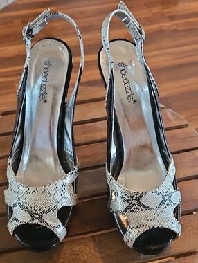 Shoe Dazzle Silver Snake-Print Slingback Peep-Toe Heels